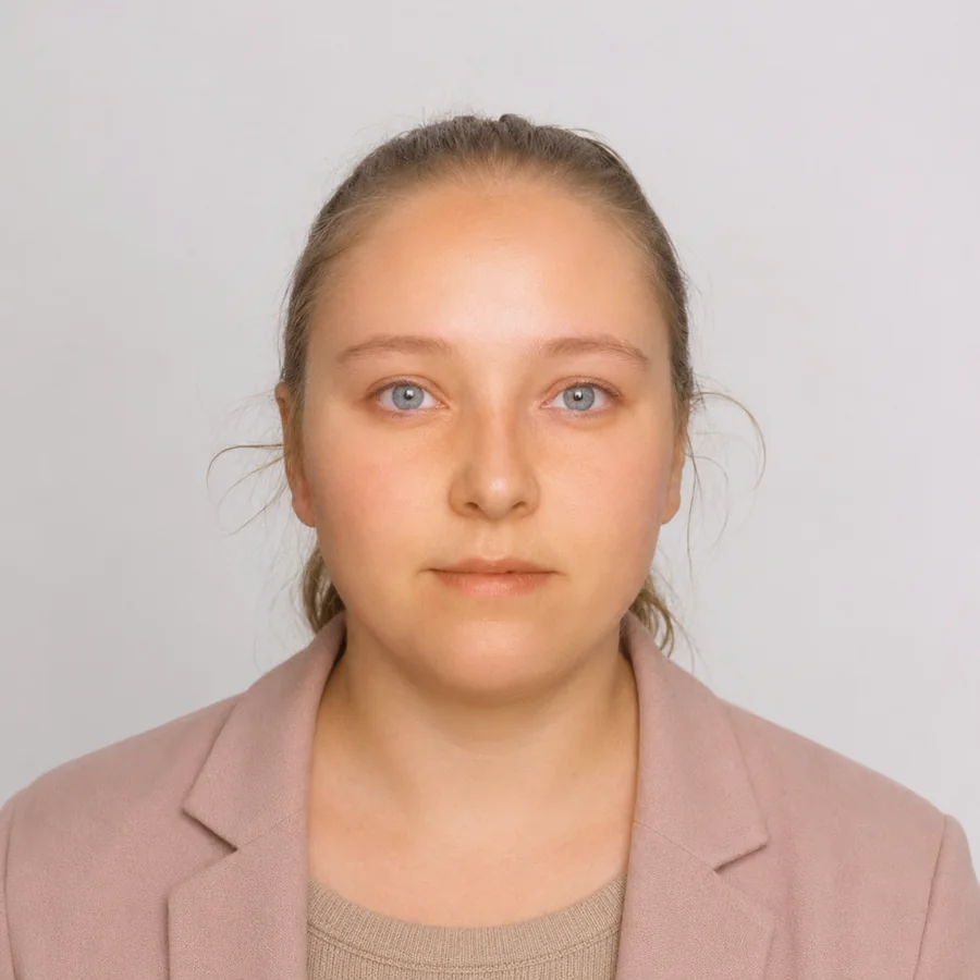 Aylin Lübker Toy auteur van AdresWijs